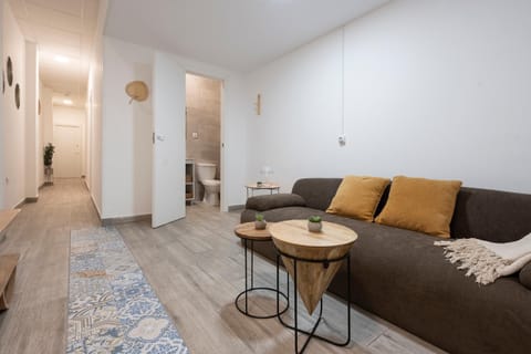 Communal lounge/ TV room, Living room, Seating area