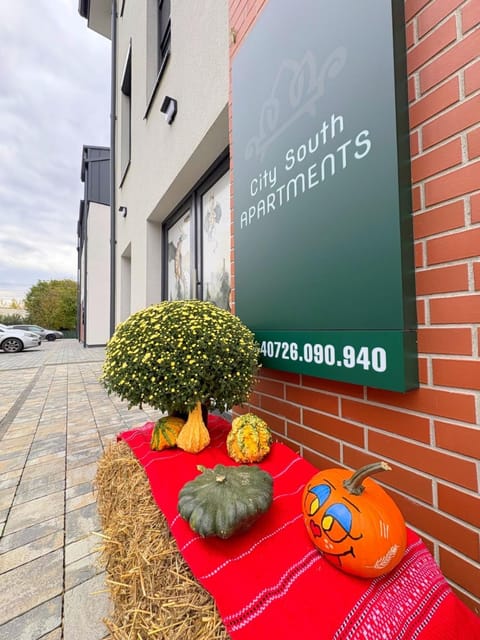 Property building, Street view