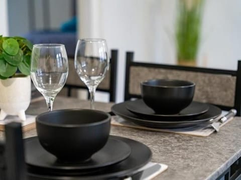 Food and drinks, Dining area, Drinks