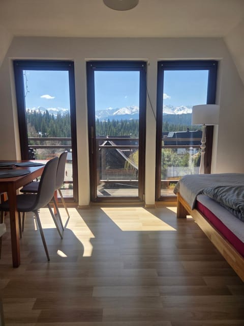 Bed, Balcony/Terrace, Mountain view