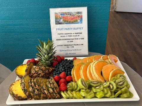 Restaurant/places to eat, Summer, Food and drinks, Alcoholic drinks, Non alcoholic drinks