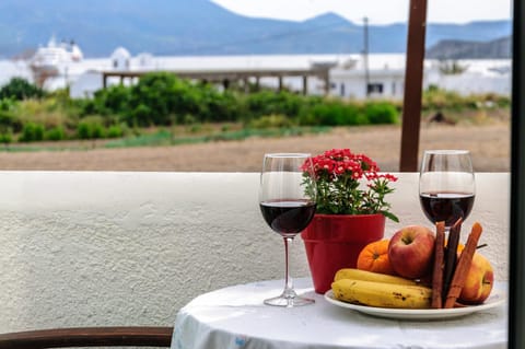 Balcony/Terrace, Food and drinks, Photo of the whole room, Decorative detail, Sea view