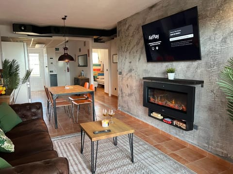 TV and multimedia, Living room, Seating area