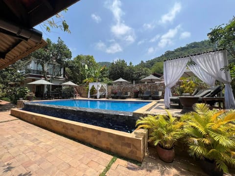 Natural landscape, Balcony/Terrace, Mountain view, Pool view, Swimming pool, Swimming pool