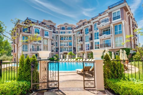 Property building, Pool view, Swimming pool