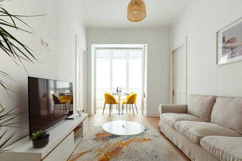 Communal lounge/ TV room, TV and multimedia, Living room