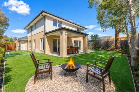 Patio, Garden, Seating area, Dining area, Sports