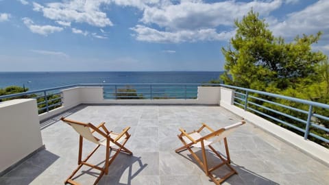View (from property/room), Balcony/Terrace, Sea view