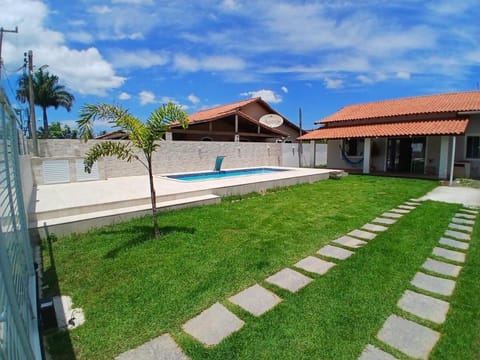 Casa com piscina e ar condicionado perto da Lagoa House in Araruama
