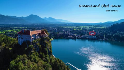 Property building, Nearby landmark, Day, Natural landscape, Bird's eye view, Location