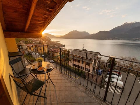 Property building, Patio, Nearby landmark, Day, Natural landscape, View (from property/room), Balcony/Terrace, Dining area, Lake view, Mountain view, Sunrise, Sunset