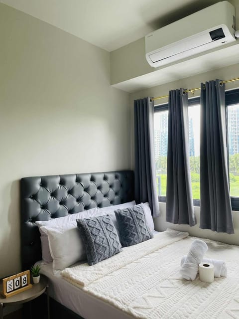 Bed, Bedroom, air conditioner