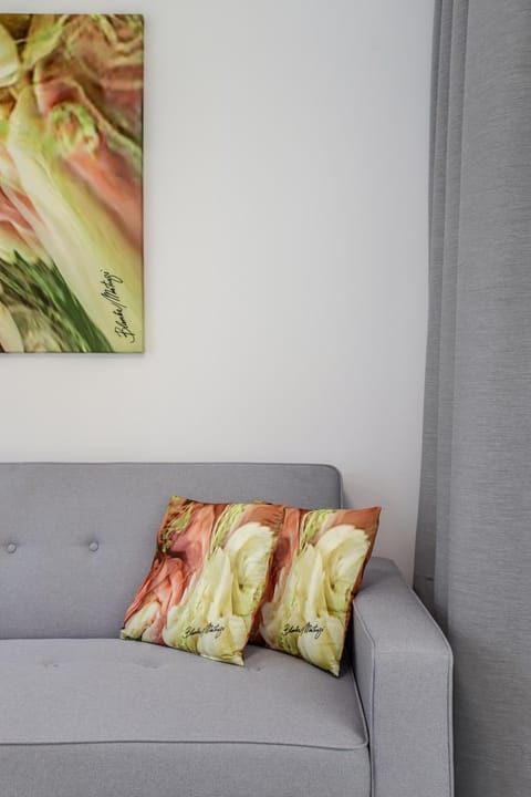 Escan Marina Tower Skyline Studio Elegant Stay Apartment in Dubai