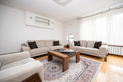 Spacious & Modern Apartment in the City Centre Apartment in Sarajevo