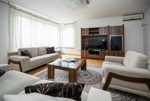 Spacious & Modern Apartment in the City Centre Apartment in Sarajevo