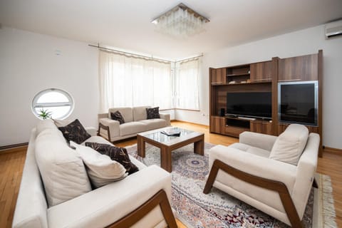 Spacious & Modern Apartment in the City Centre Apartment in Sarajevo
