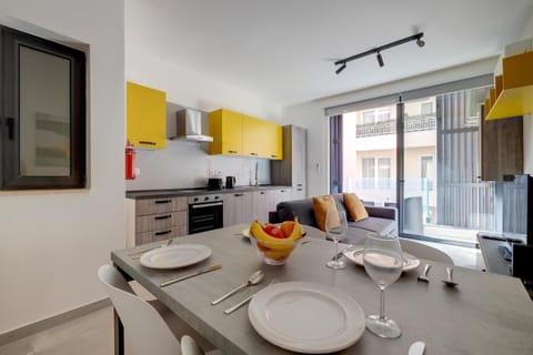 Kitchen or kitchenette, Living room, Seating area