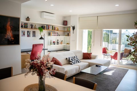 Library, Living room, Seating area, air conditioner
