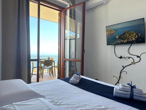 Bed, View (from property/room), Photo of the whole room, Sea view