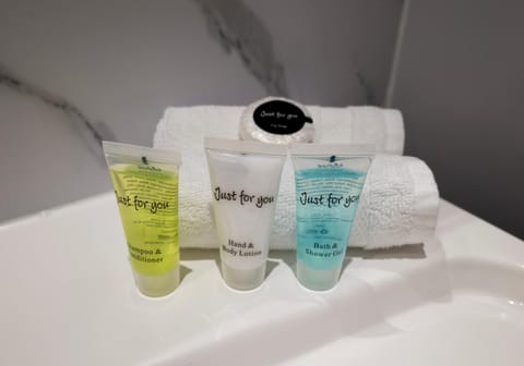 267 Stylish 2 Bed Apartment City Centre Free Parking Apartment in Cardiff