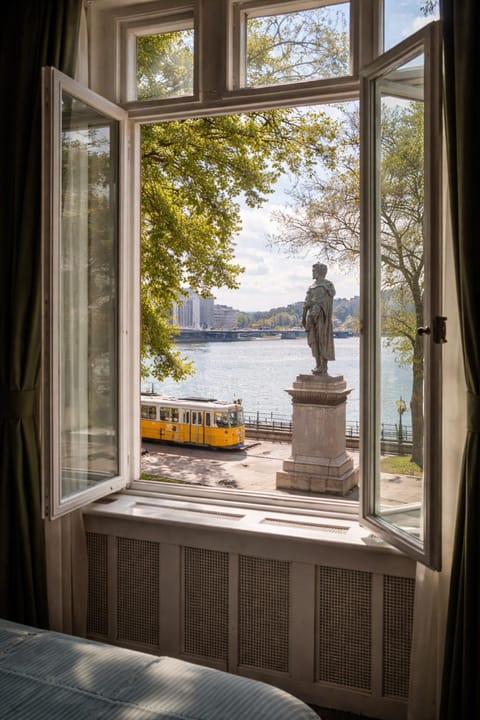 Nearby landmark, Natural landscape, Garden view, River view
