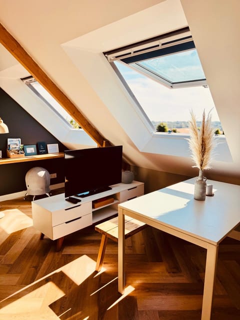 TV and multimedia, View (from property/room), Seating area