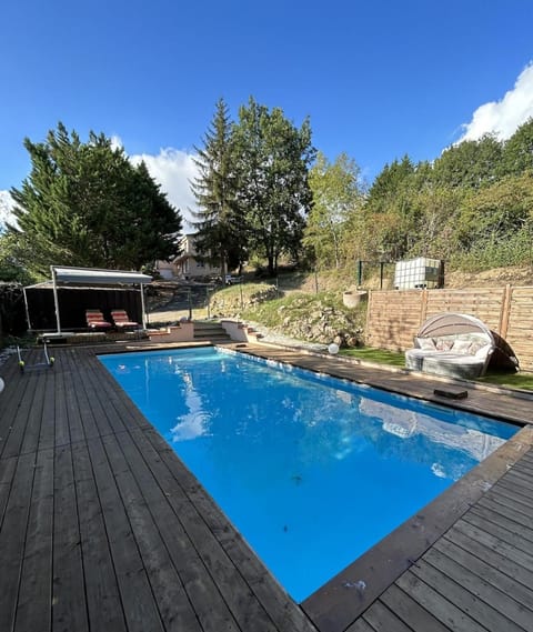 Pool view, Swimming pool, sunbed