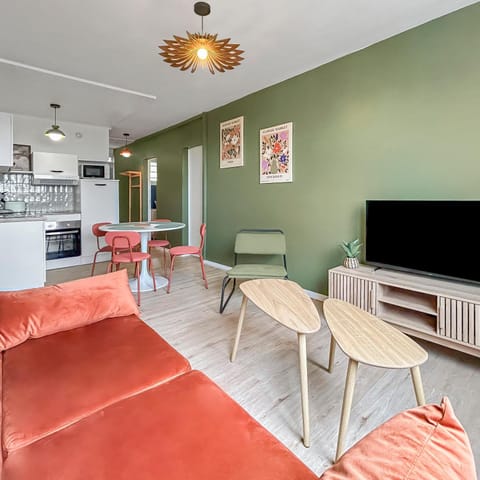 TV and multimedia, Living room, Dining area