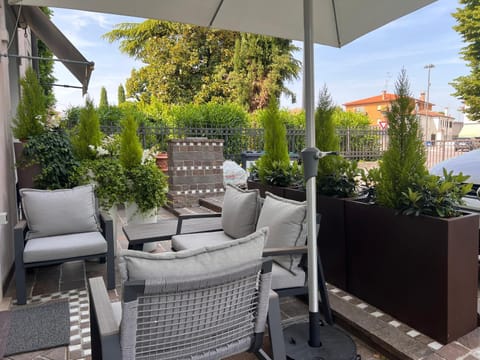 Property building, Patio, Facade/entrance, Day