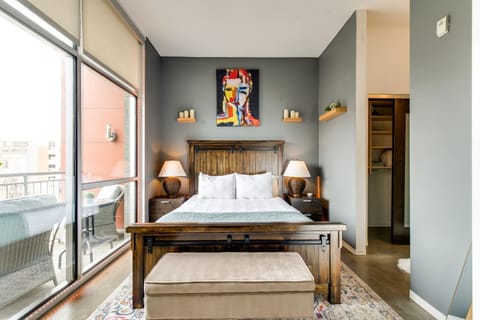 5M217 Longterm Stay Just Across the River from Downtown House in East Nashville