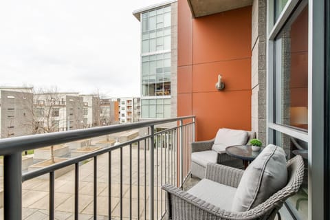 5M217 Longterm Stay Just Across the River from Downtown House in East Nashville