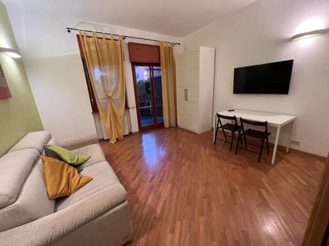 Mini Appartamento con giardino - Lovely studio for 2 with garden Apartment in Rome