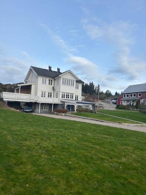 Property building, Day
