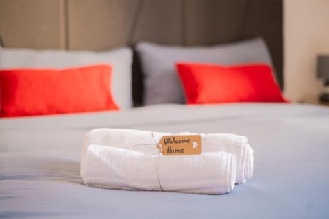 Bed, towels