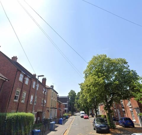 Neighbourhood, Location