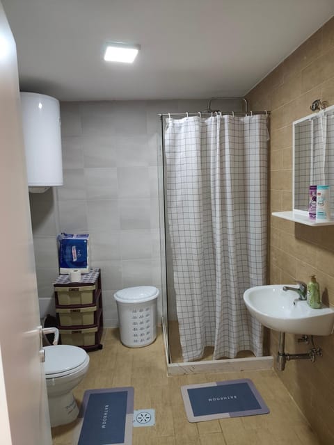 Shower, Toilet, Bathroom