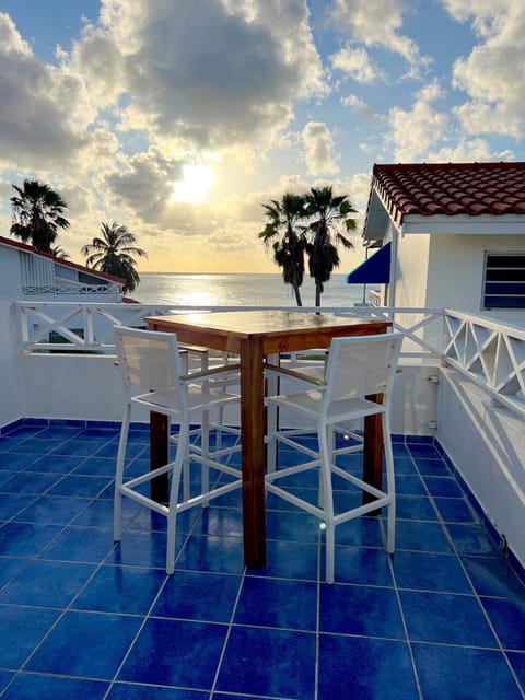 Day, View (from property/room), Balcony/Terrace, Dining area, Sea view
