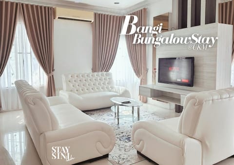 Communal lounge/ TV room, TV and multimedia, Living room, Seating area, Evening entertainment