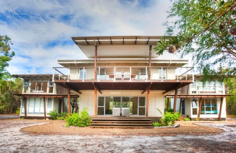 Property building, Day