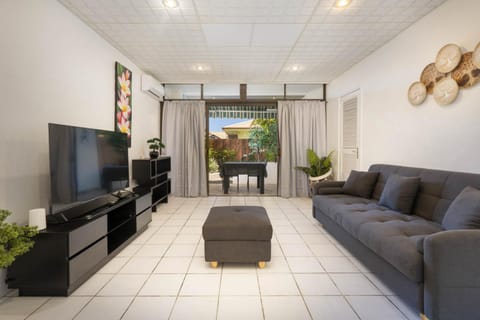 Patio, Living room