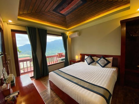 Bed, Natural landscape, View (from property/room), Balcony/Terrace, Photo of the whole room, Bedroom, Mountain view