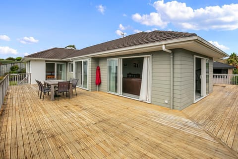 Property building, Balcony/Terrace