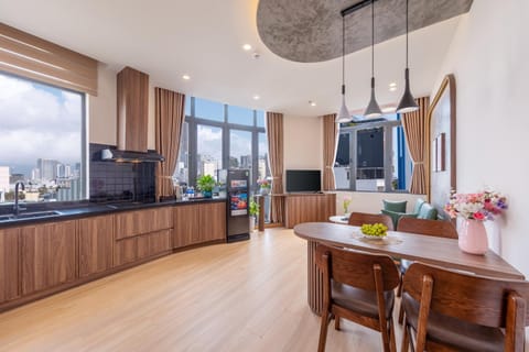 Communal lounge/ TV room, TV and multimedia, Kitchen or kitchenette, Dining area, Evening entertainment, minibar