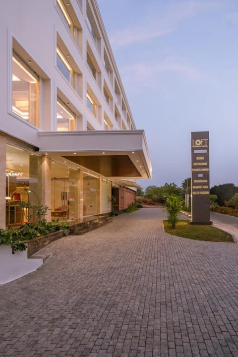 Property building, Facade/entrance