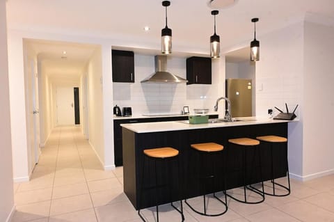 Kitchen or kitchenette, Dining area, stove