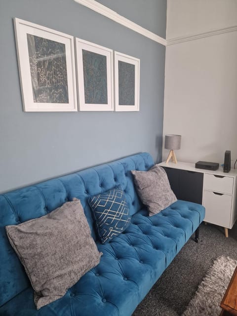 Comfortable 3 Double Bed Victorian Terrace from Luxus Stays House in Coventry