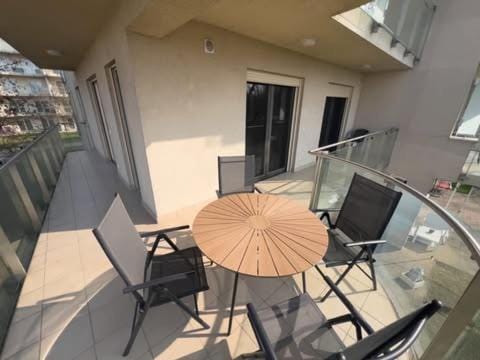 Property building, Restaurant/places to eat, Natural landscape, Game Room, Hot Spring Bath, Sauna, Balcony/Terrace, Beach, Windsurfing, Canoeing, Cycling, Kids's club, Lake view, Lake view, Swimming pool, Meals, Meals, Open Air Bath, Parking, flat iron, hair dryier, air conditioner