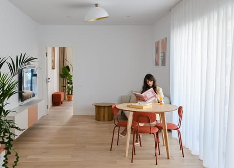 TV and multimedia, Living room, Dining area