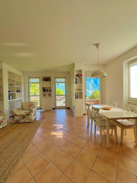 Beautiful apartment on Lake Como - Private Parking Apartment in Tremezzo