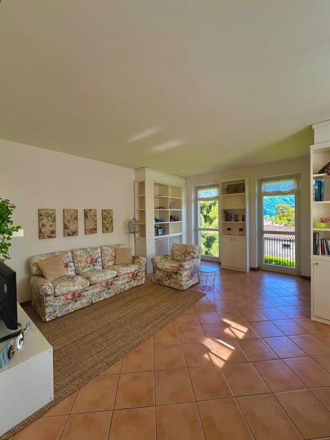 Beautiful apartment on Lake Como - Private Parking Apartment in Tremezzo